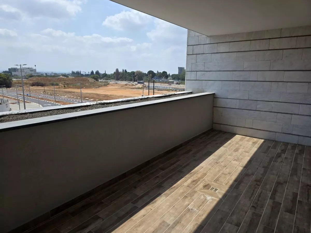 Appartamento nuovo di 4 locali, pronto all'uso – Gindi "Pinat Savyon", Yehud-Monosson